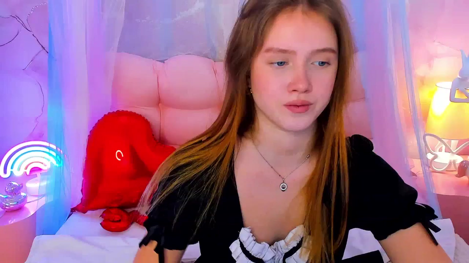 Gallery image thumbnail from Beatrizz's myfreecams stream on, 02/18/2026, 08:33 image 2 of 20