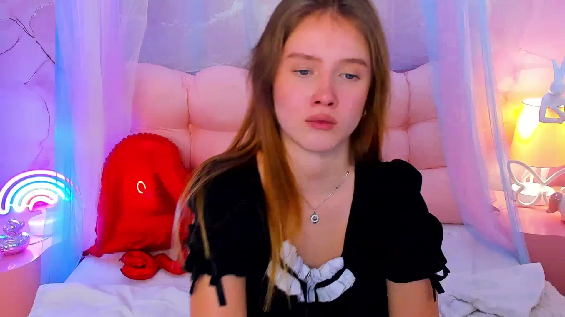 Gallery image thumbnail from Beatrizz's myfreecams stream on, 02/18/2026, 08:33 image 15 of 20