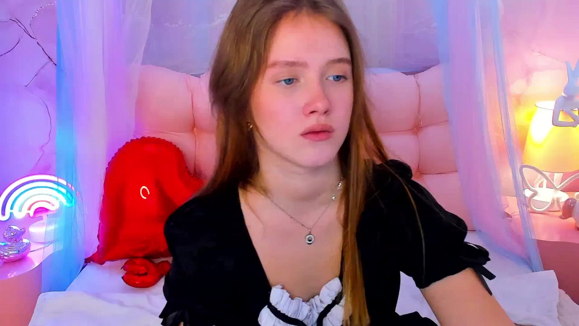 Gallery image thumbnail from Beatrizz's myfreecams stream on, 02/18/2026, 08:33 image 8 of 20