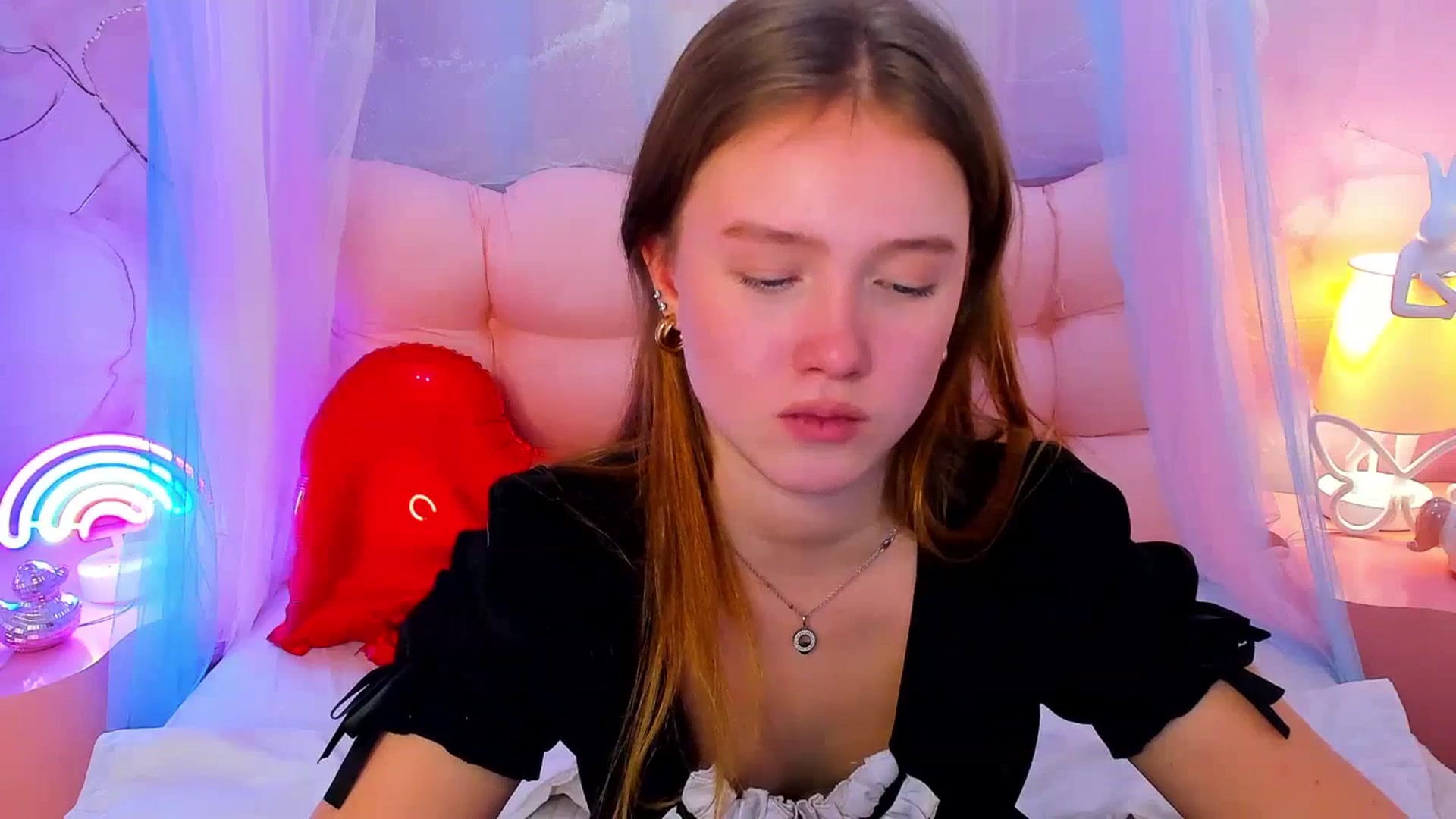 Gallery image thumbnail from Beatrizz's myfreecams stream on, 02/18/2026, 10:02 image 19 of 20