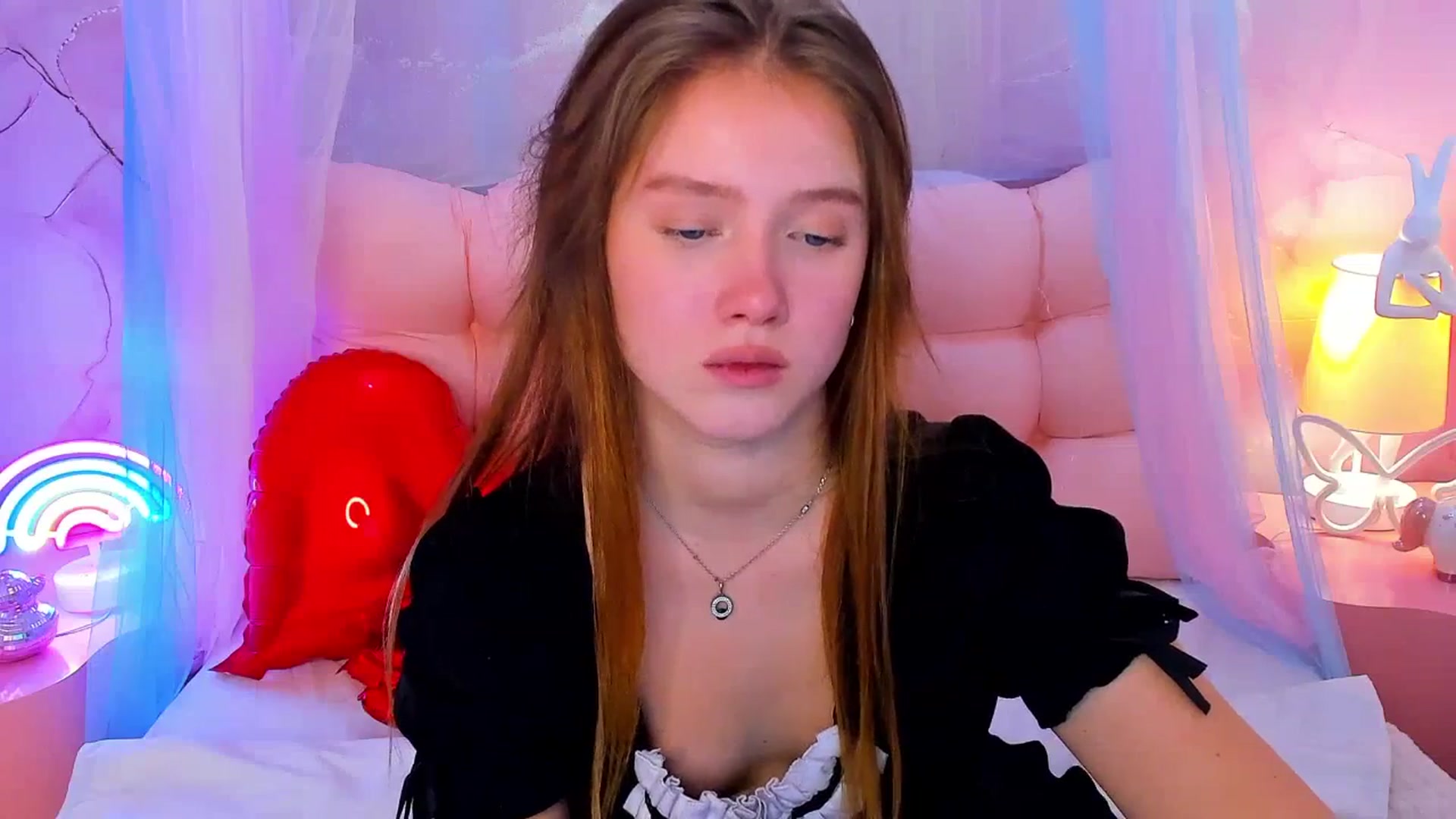 Gallery image thumbnail from Beatrizz's myfreecams stream on, 02/18/2026, 10:02 image 9 of 20