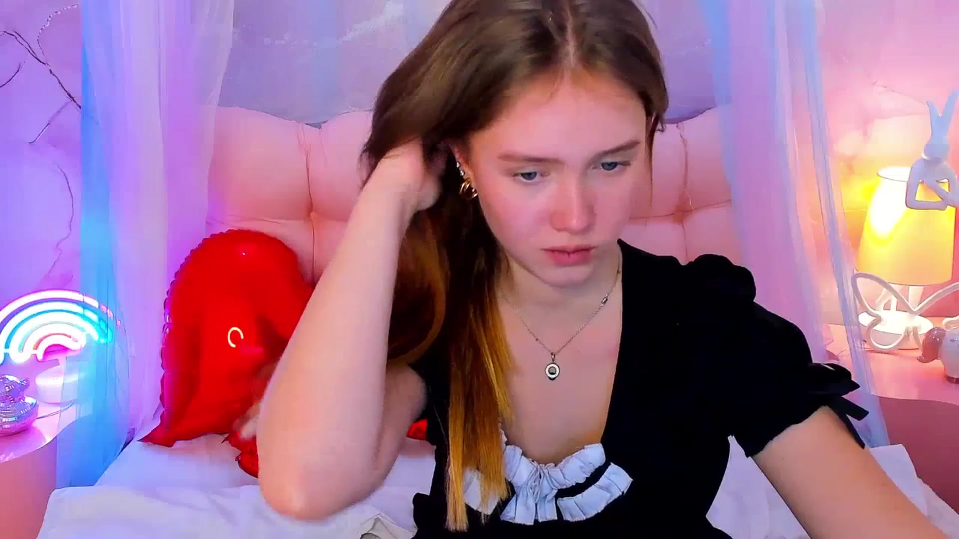 Gallery image thumbnail from Beatrizz's myfreecams stream on, 02/18/2026, 10:02 image 12 of 20