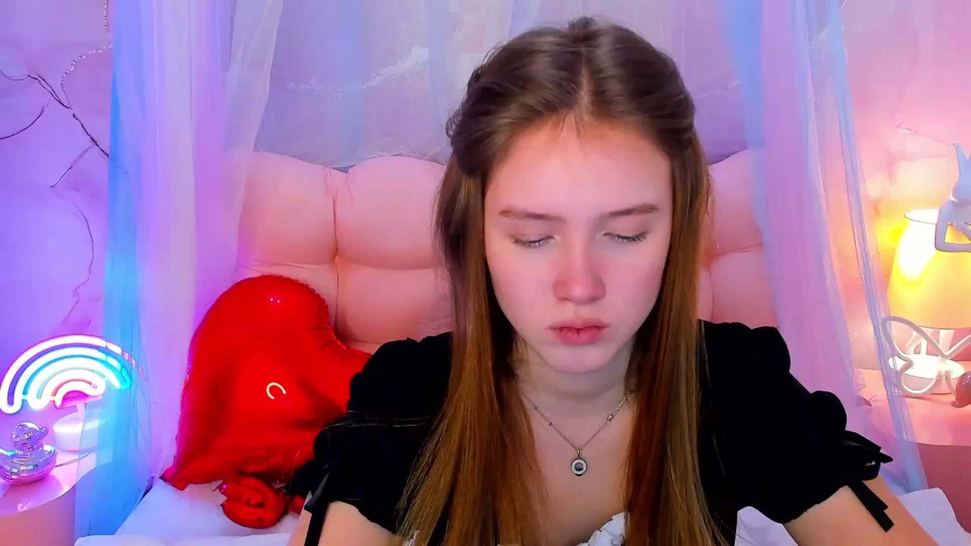 Gallery image thumbnail from Beatrizz's myfreecams stream on, 02/18/2026, 11:20 image 2 of 20