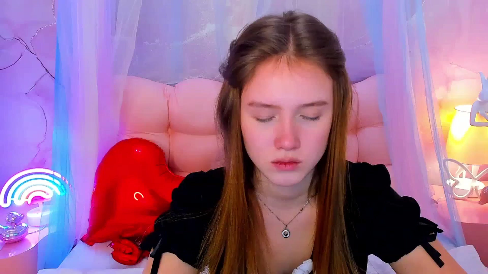 Gallery image thumbnail from Beatrizz's myfreecams stream on, 02/18/2026, 11:20 image 3 of 20