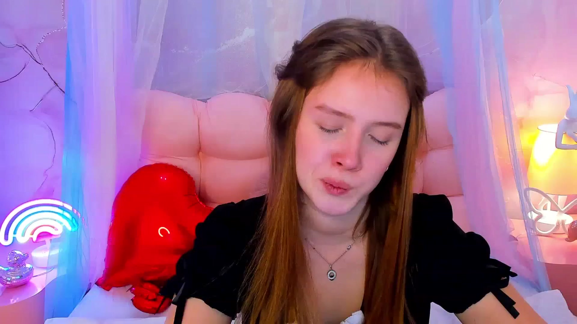 Gallery image thumbnail from Beatrizz's myfreecams stream on, 02/18/2026, 11:20 image 4 of 20