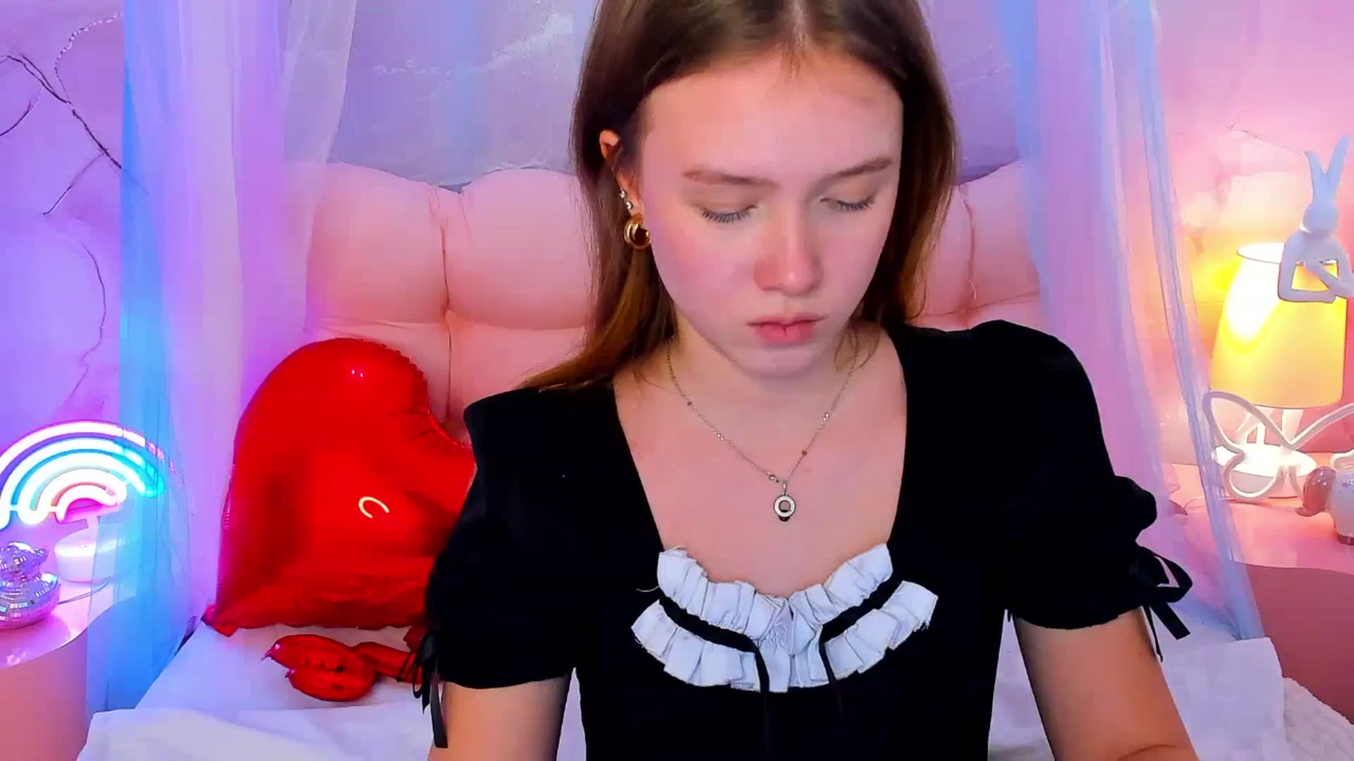 Gallery image thumbnail from Beatrizz's myfreecams stream on, 02/18/2026, 12:32 image 4 of 20