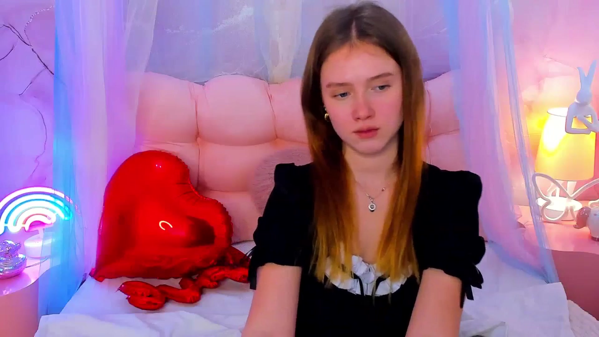 Gallery image thumbnail from Beatrizz's myfreecams stream on, 02/18/2026, 12:32 image 18 of 20