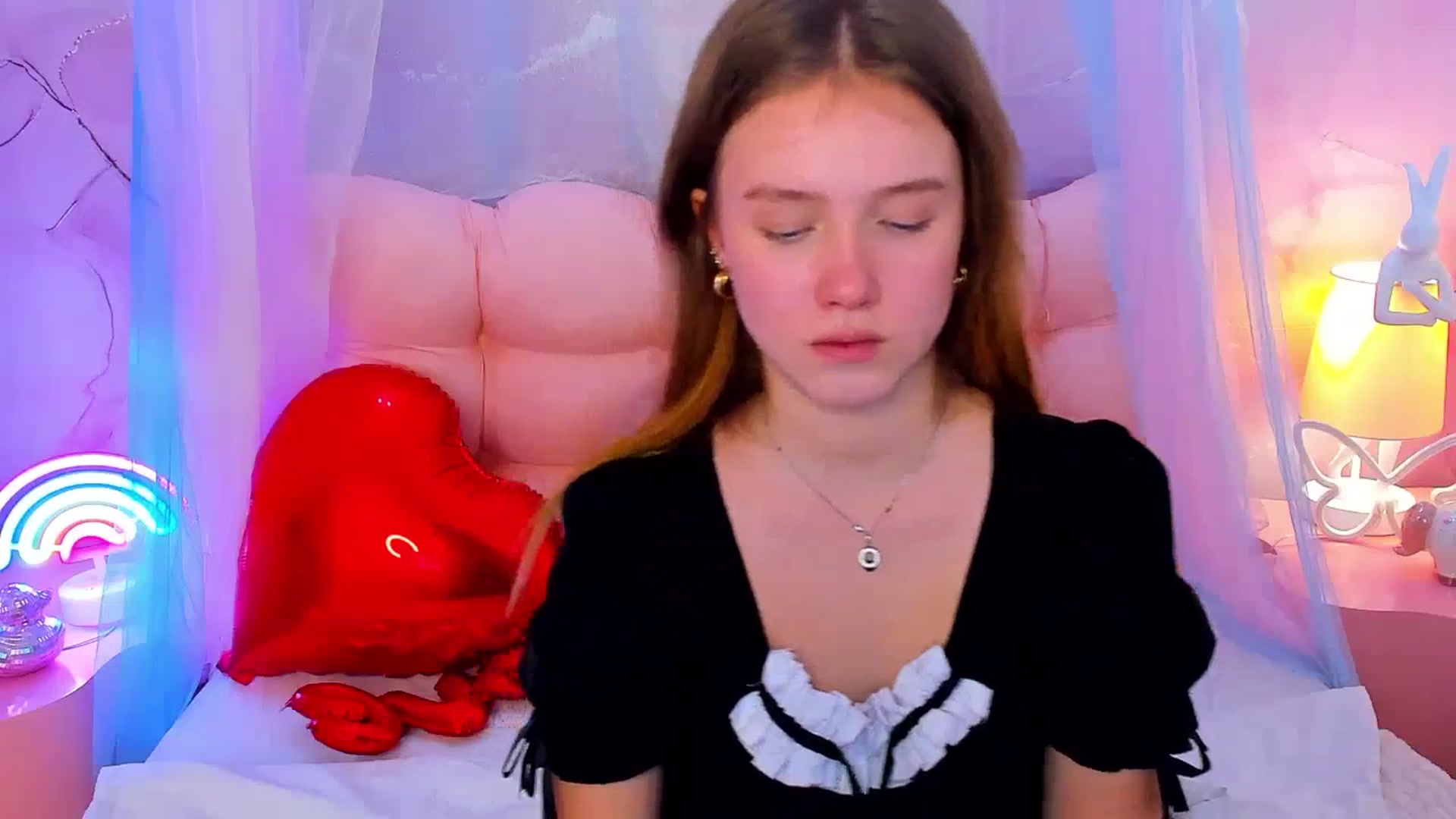 Gallery image thumbnail from Beatrizz's myfreecams stream on, 02/18/2026, 12:32 image 6 of 20