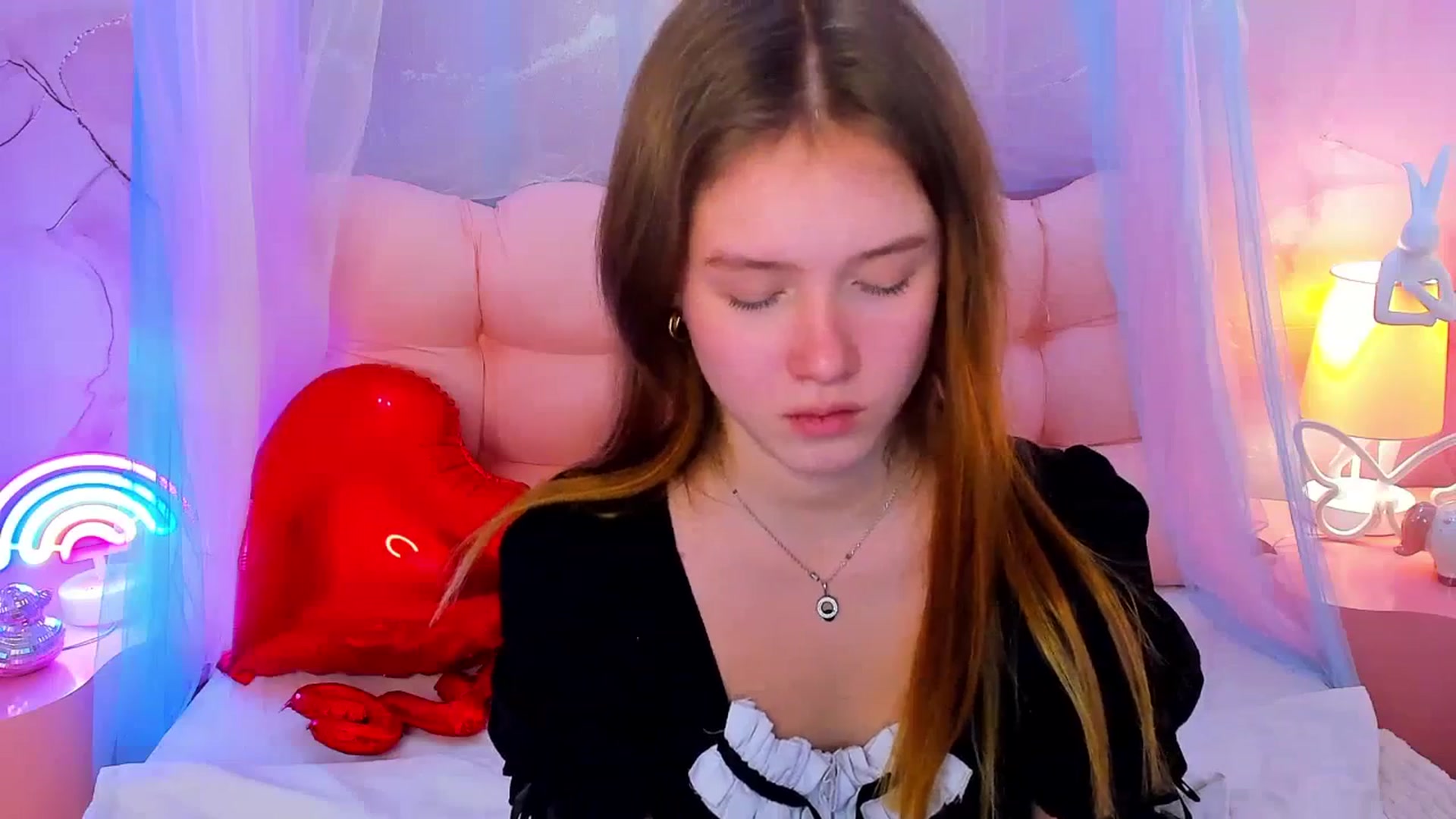 Gallery image thumbnail from Beatrizz's myfreecams stream on, 02/18/2026, 12:32 image 3 of 20