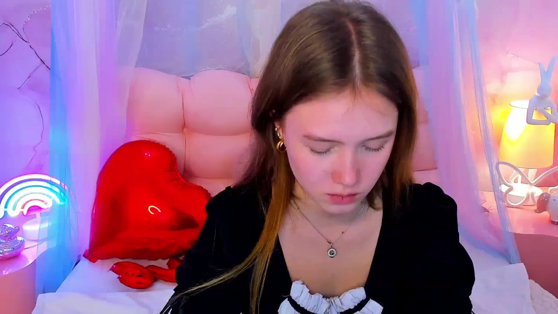 Gallery image thumbnail from Beatrizz's myfreecams stream on, 02/18/2026, 12:32 image 16 of 20