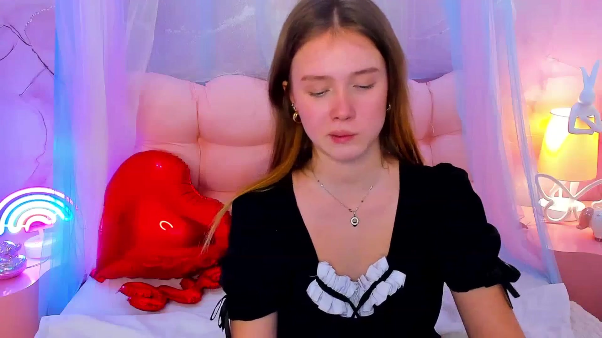 Gallery image thumbnail from Beatrizz's myfreecams stream on, 02/18/2026, 12:32 image 10 of 20