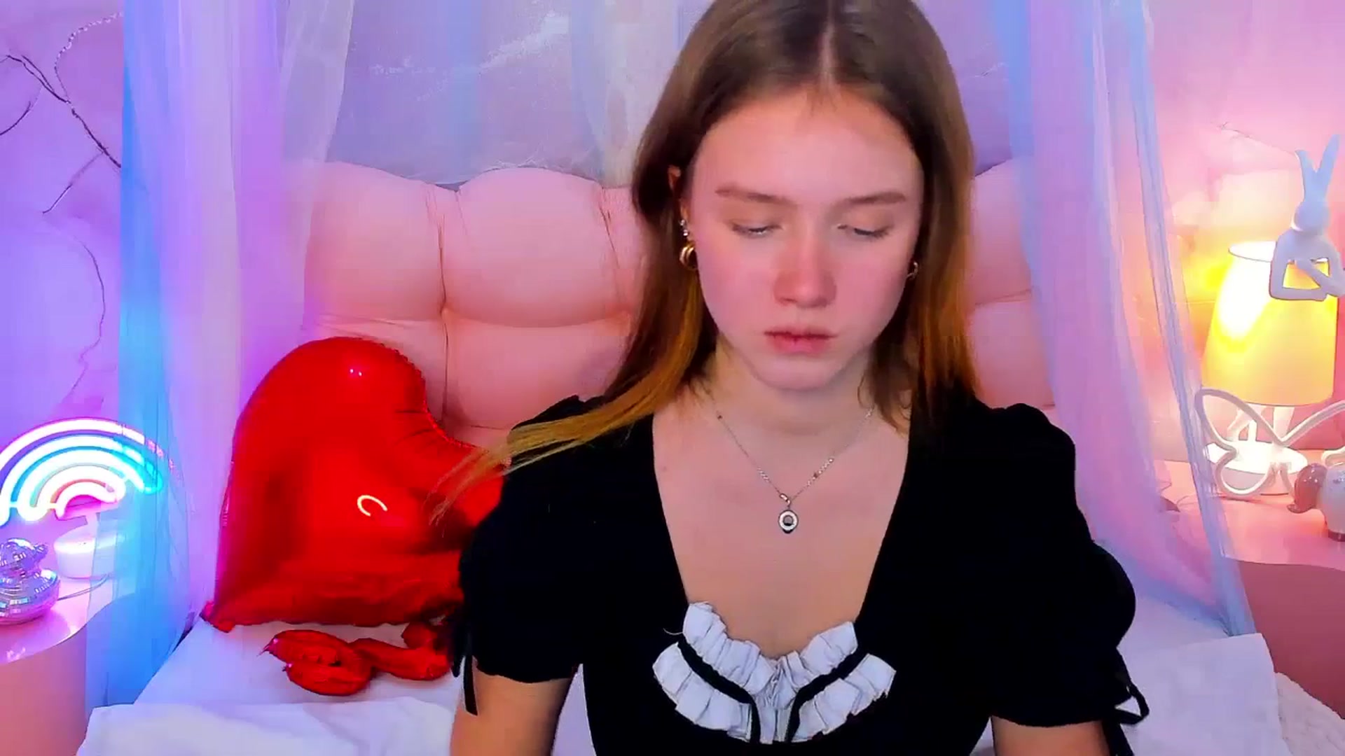Gallery image thumbnail from Beatrizz's myfreecams stream on, 02/18/2026, 12:32 image 15 of 20