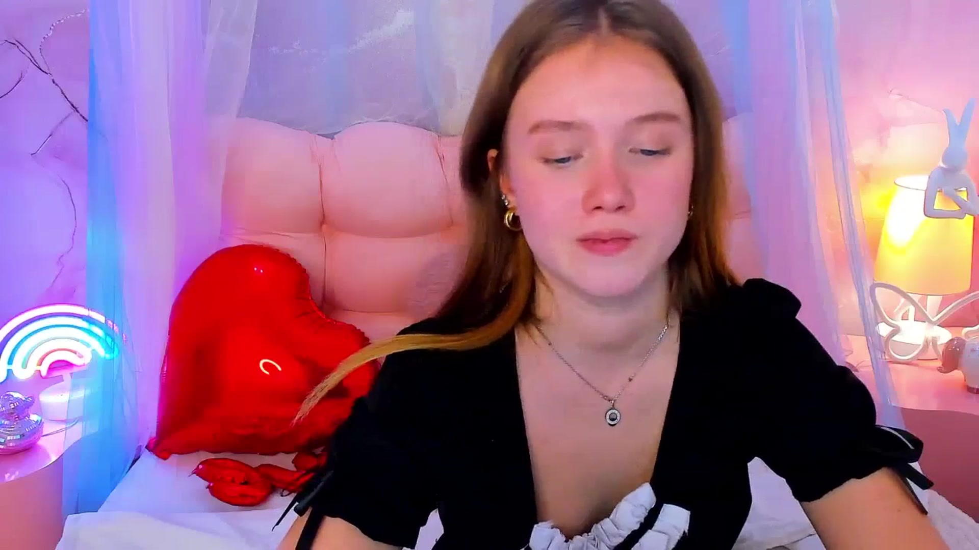 Gallery image thumbnail from Beatrizz's myfreecams stream on, 02/18/2026, 12:32 image 12 of 20