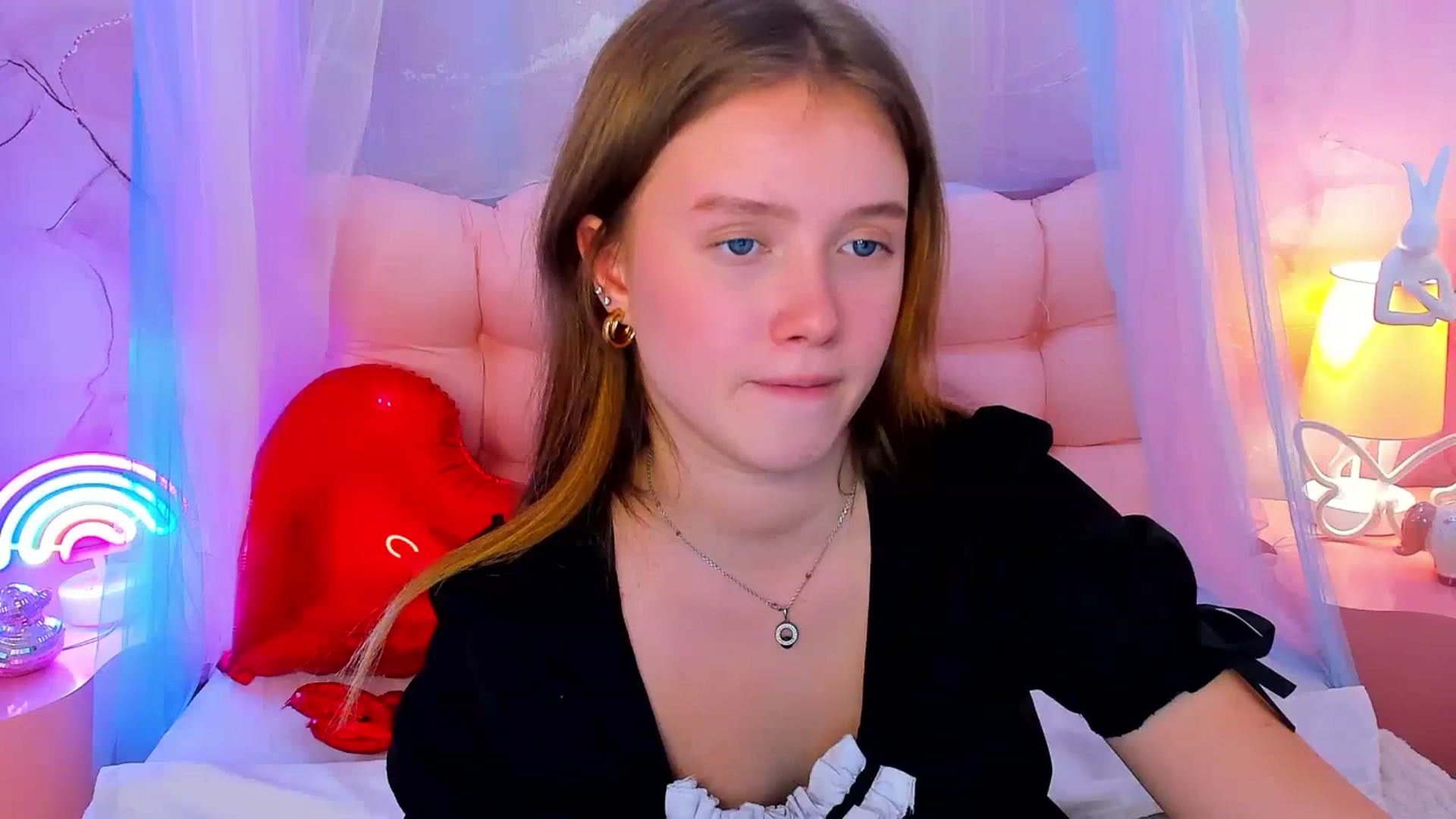 Gallery image thumbnail from Beatrizz's myfreecams stream on, 02/18/2026, 12:32 image 13 of 20