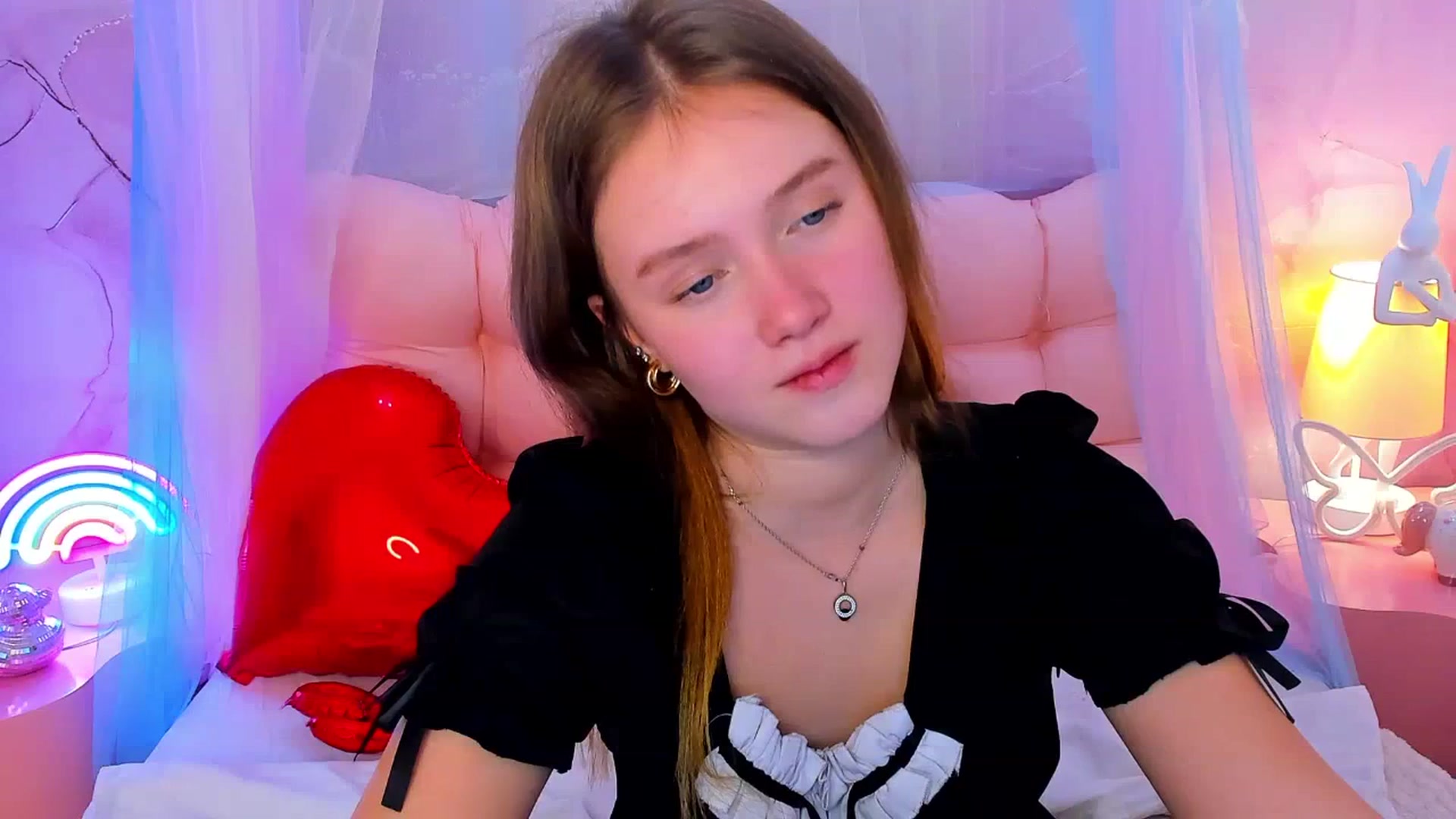 Gallery image thumbnail from Beatrizz's myfreecams stream on, 02/18/2026, 12:32 image 17 of 20