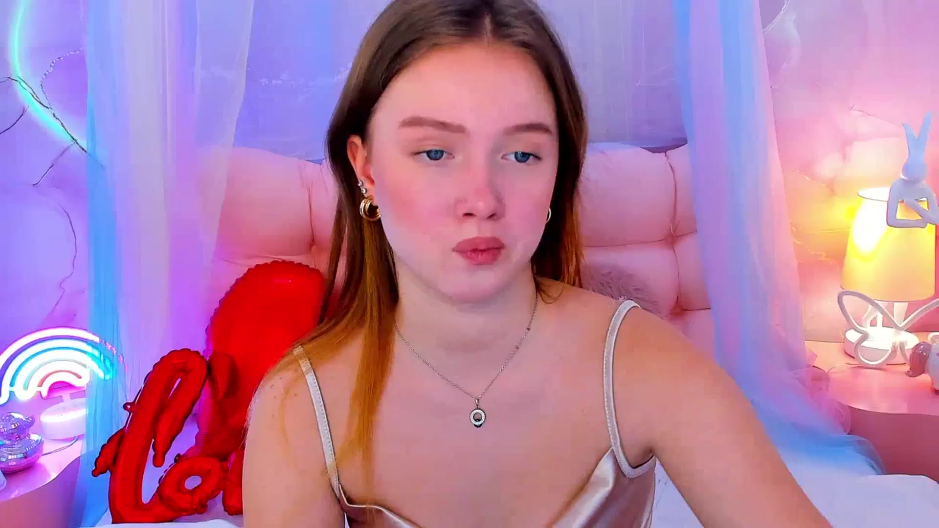 Gallery image thumbnail from Beatrizz's myfreecams stream on, 02/19/2026, 08:17 image 12 of 20
