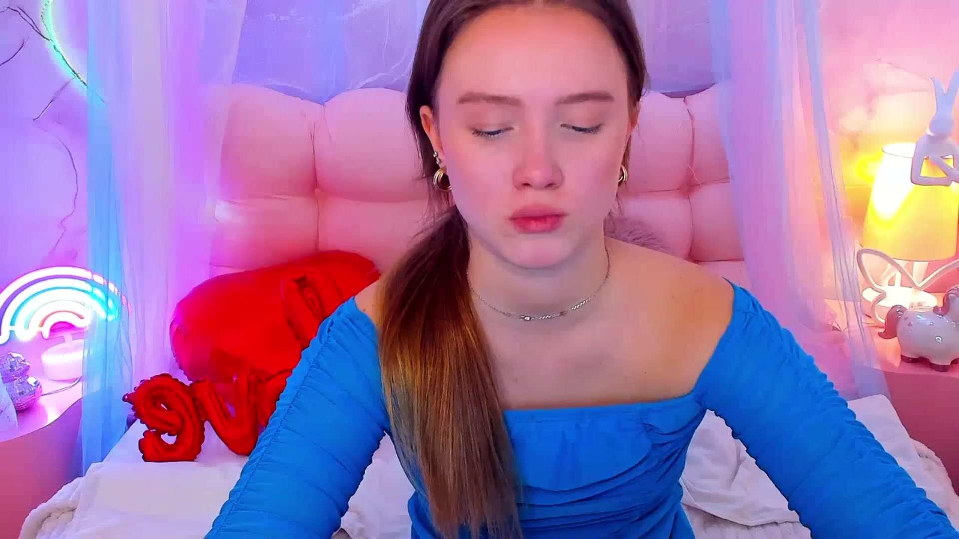 Gallery image thumbnail from Beatrizz's myfreecams stream on, 02/20/2026, 08:17 image 15 of 20