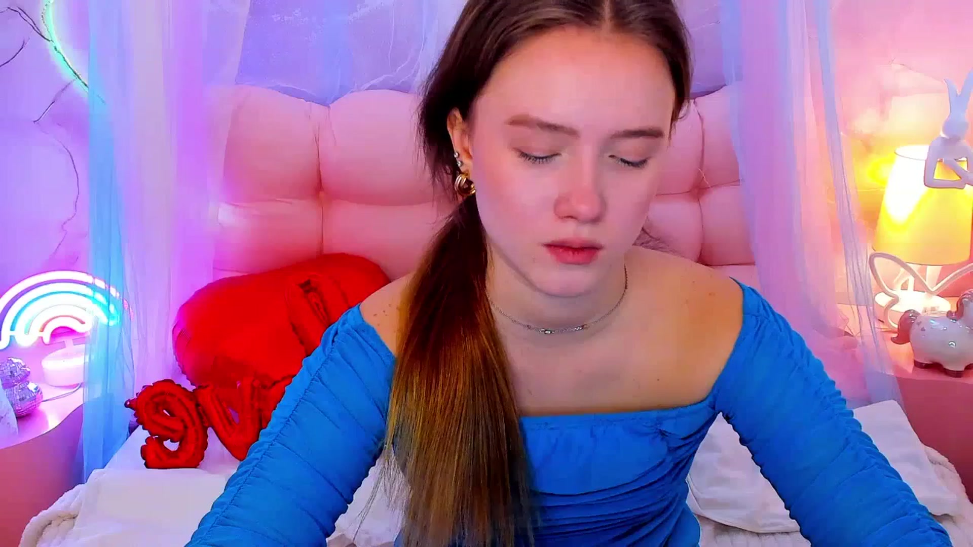 Gallery image thumbnail from Beatrizz's myfreecams stream on, 02/20/2026, 08:17 image 7 of 20