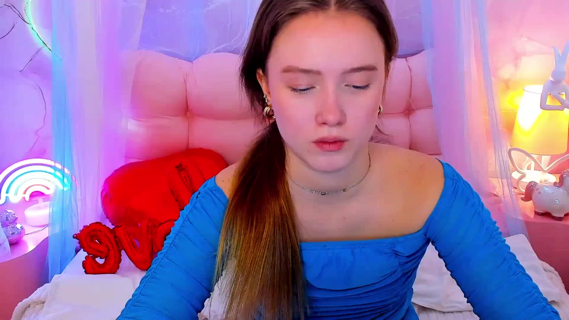 Gallery image thumbnail from Beatrizz's myfreecams stream on, 02/20/2026, 08:17 image 5 of 20