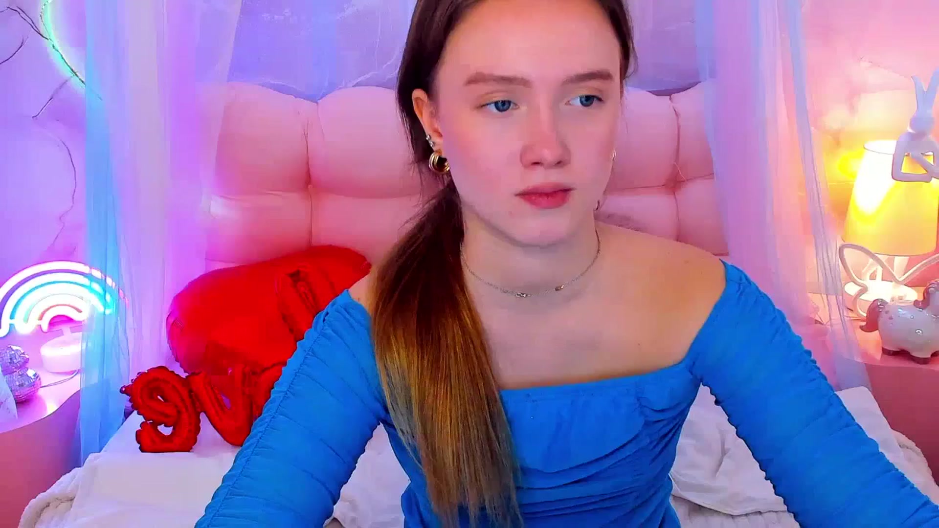Gallery image thumbnail from Beatrizz's myfreecams stream on, 02/20/2026, 08:17 image 14 of 20