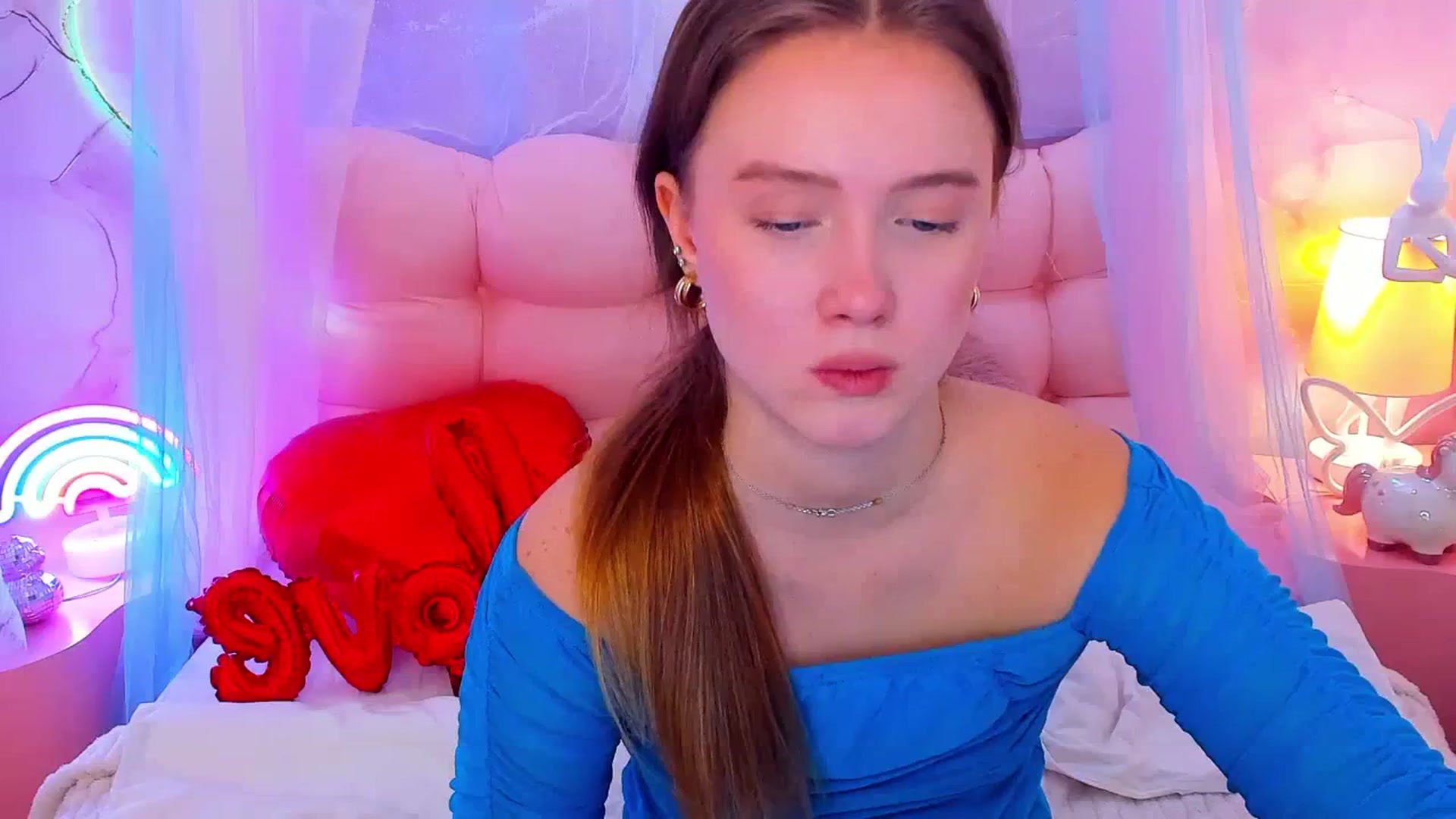 Gallery image thumbnail from Beatrizz's myfreecams stream on, 02/20/2026, 08:17 image 12 of 20