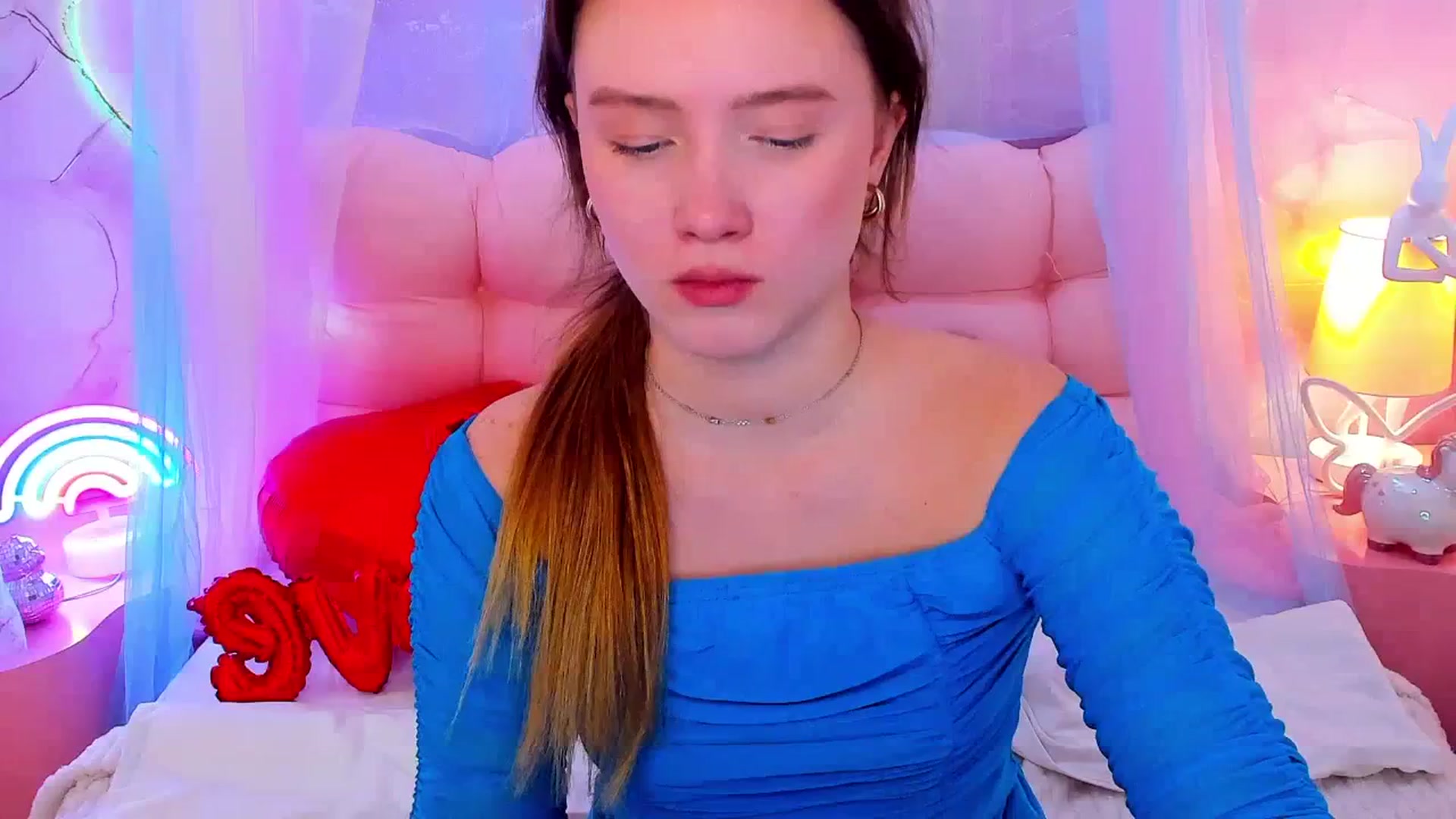 Gallery image thumbnail from Beatrizz's myfreecams stream on, 02/20/2026, 08:55 image 2 of 20
