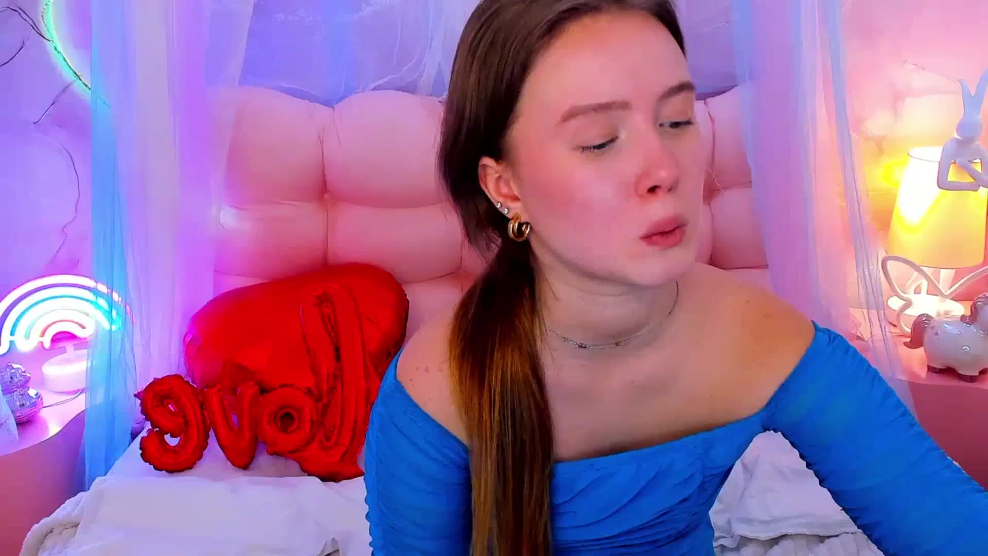 Gallery image thumbnail from Beatrizz's myfreecams stream on, 02/20/2026, 08:55 image 17 of 20