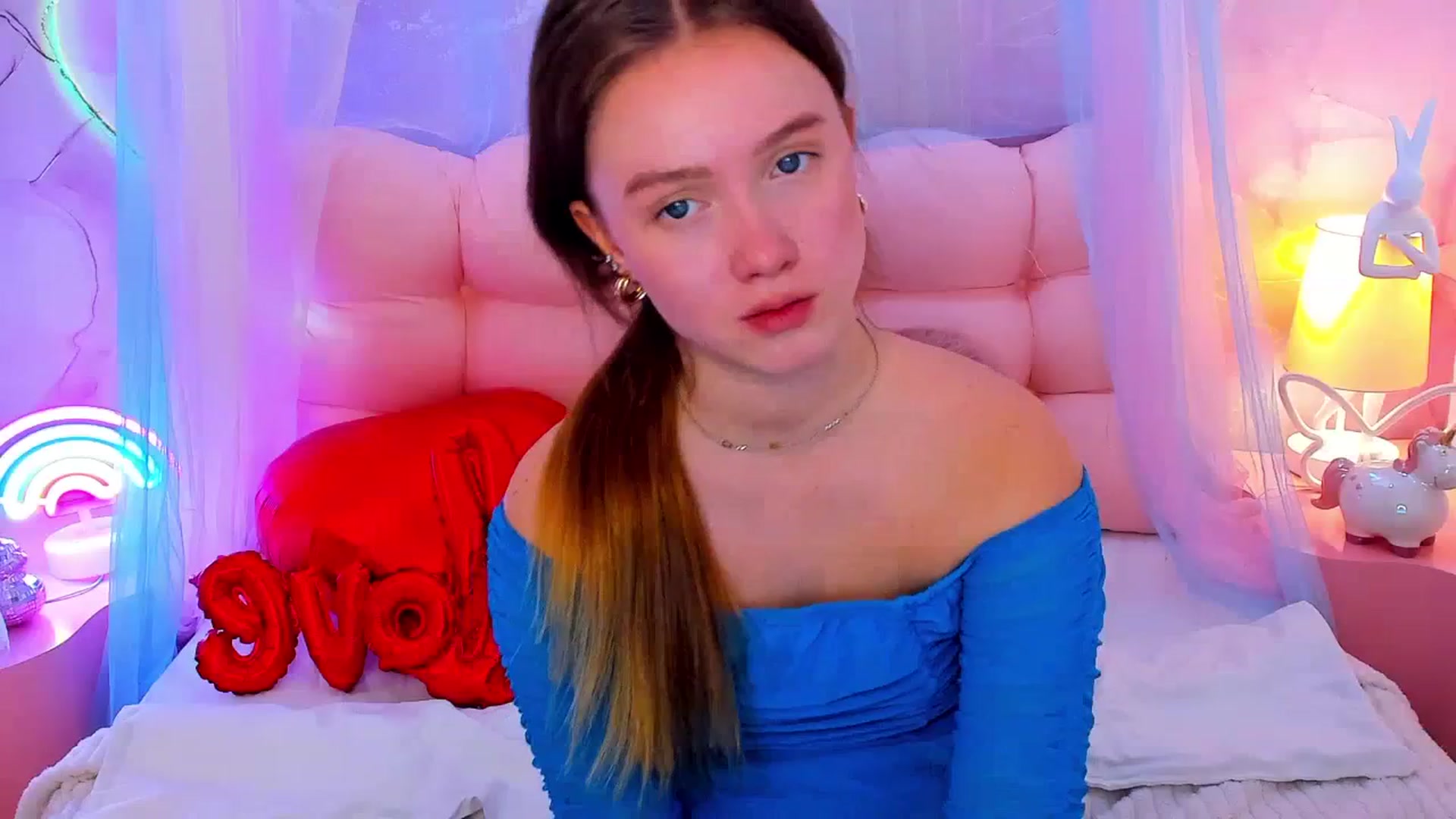 Gallery image thumbnail from Beatrizz's myfreecams stream on, 02/20/2026, 09:22 image 4 of 20