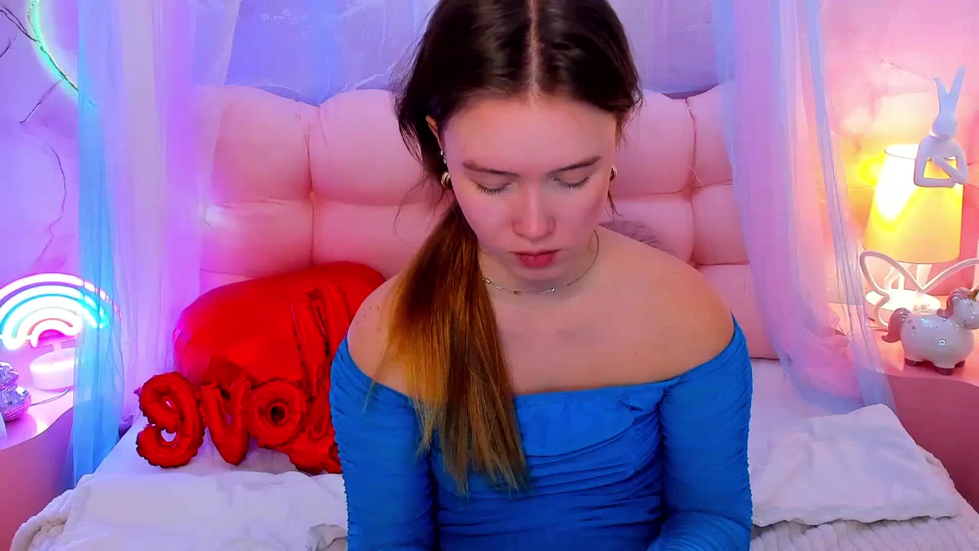 Gallery image thumbnail from Beatrizz's myfreecams stream on, 02/20/2026, 09:22 image 13 of 20
