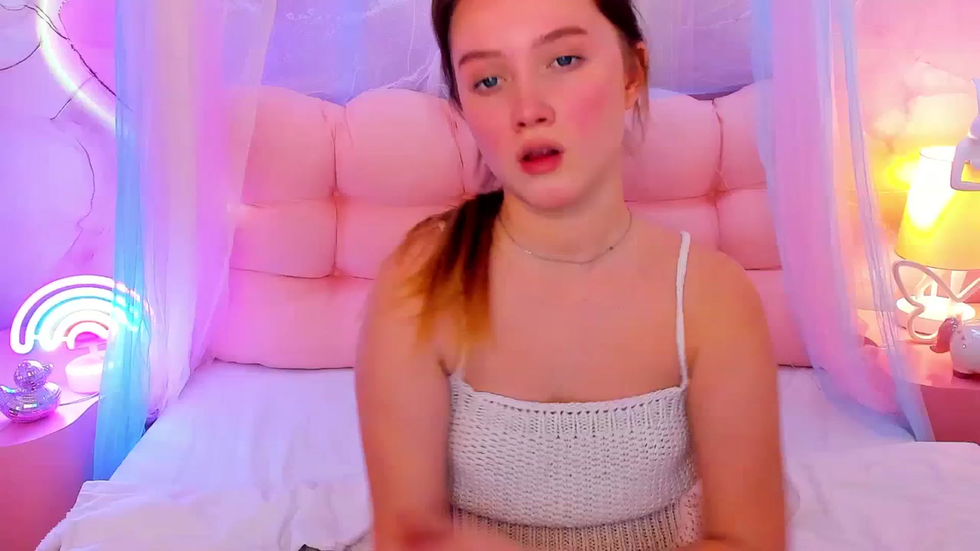 Gallery image thumbnail from Beatrizz's myfreecams stream on, 02/23/2026, 09:21 image 11 of 20