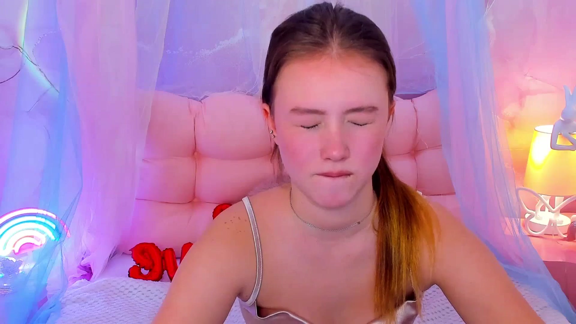 Gallery image thumbnail from Beatrizz's myfreecams stream on, 02/24/2026, 09:30 image 8 of 20