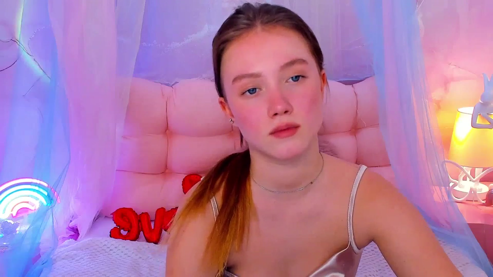 Gallery image thumbnail from Beatrizz's myfreecams stream on, 02/24/2026, 09:30 image 15 of 20