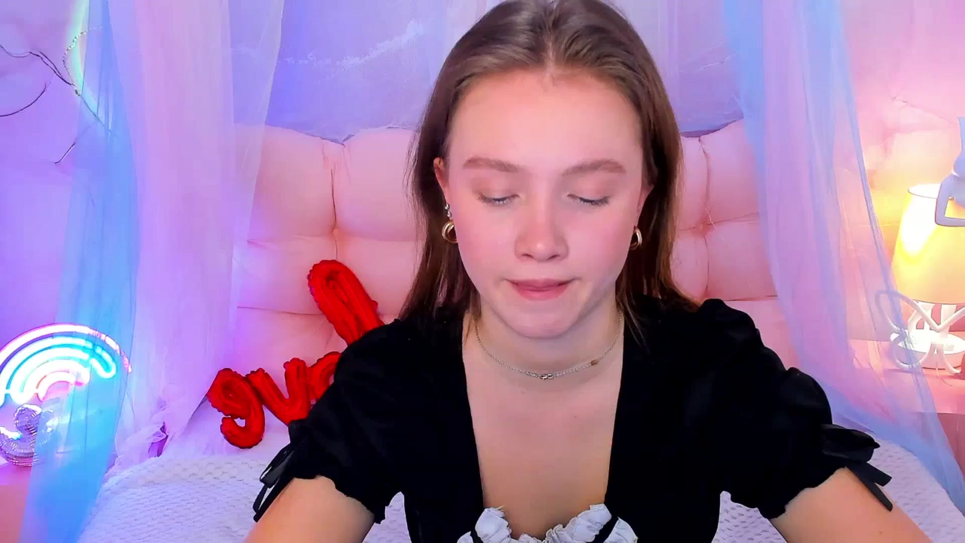 Gallery image thumbnail from Beatrizz's myfreecams stream on, 02/25/2026, 09:35 image 12 of 20