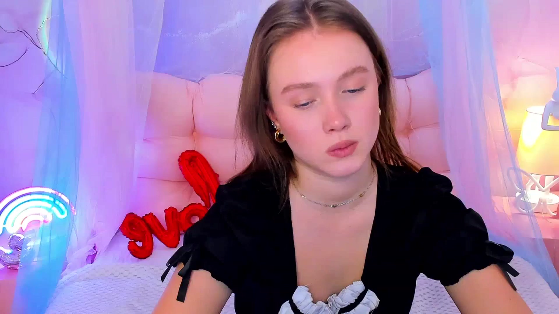 Gallery image thumbnail from Beatrizz's myfreecams stream on, 02/25/2026, 09:35 image 16 of 20