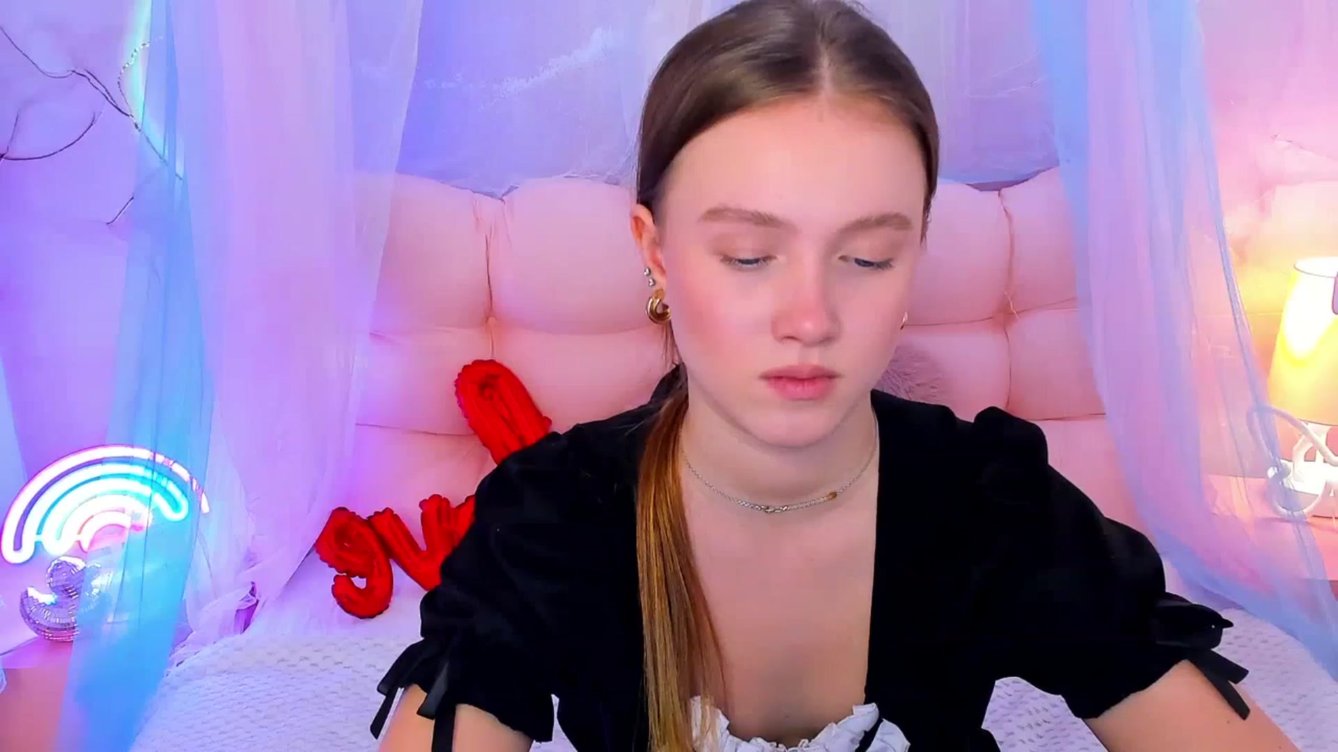 Gallery image thumbnail from Beatrizz's myfreecams stream on, 02/25/2026, 11:43 image 4 of 20