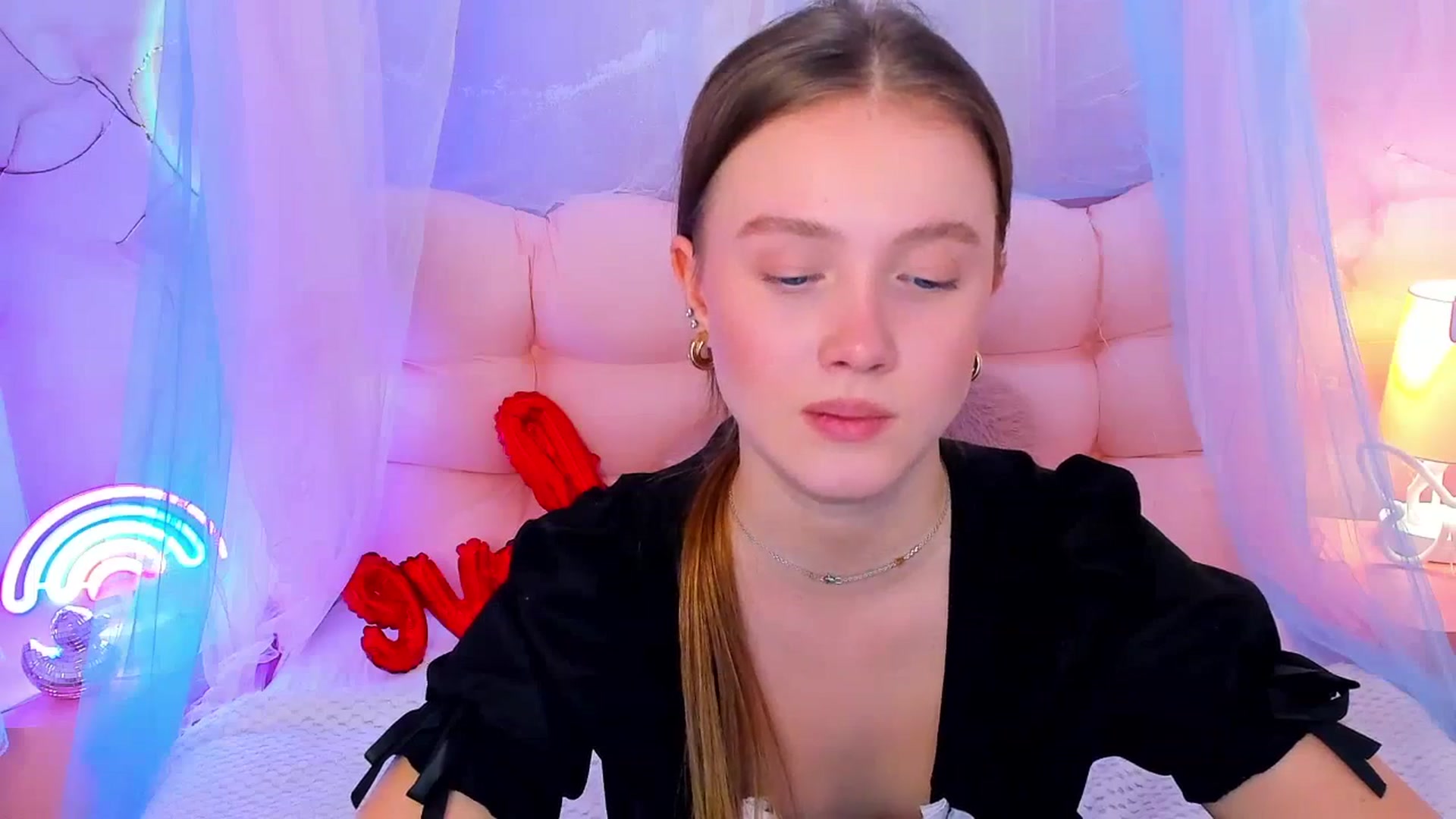 Gallery image thumbnail from Beatrizz's myfreecams stream on, 02/25/2026, 11:43 image 9 of 20