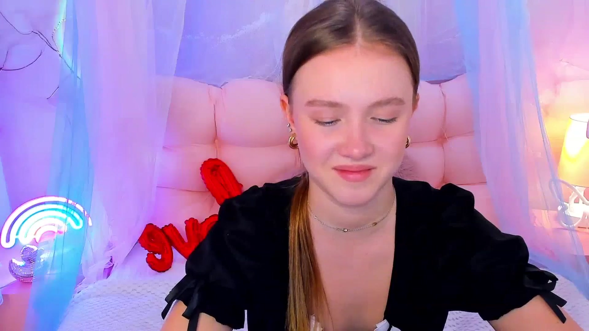 Gallery image thumbnail from Beatrizz's myfreecams stream on, 02/25/2026, 11:43 image 2 of 20