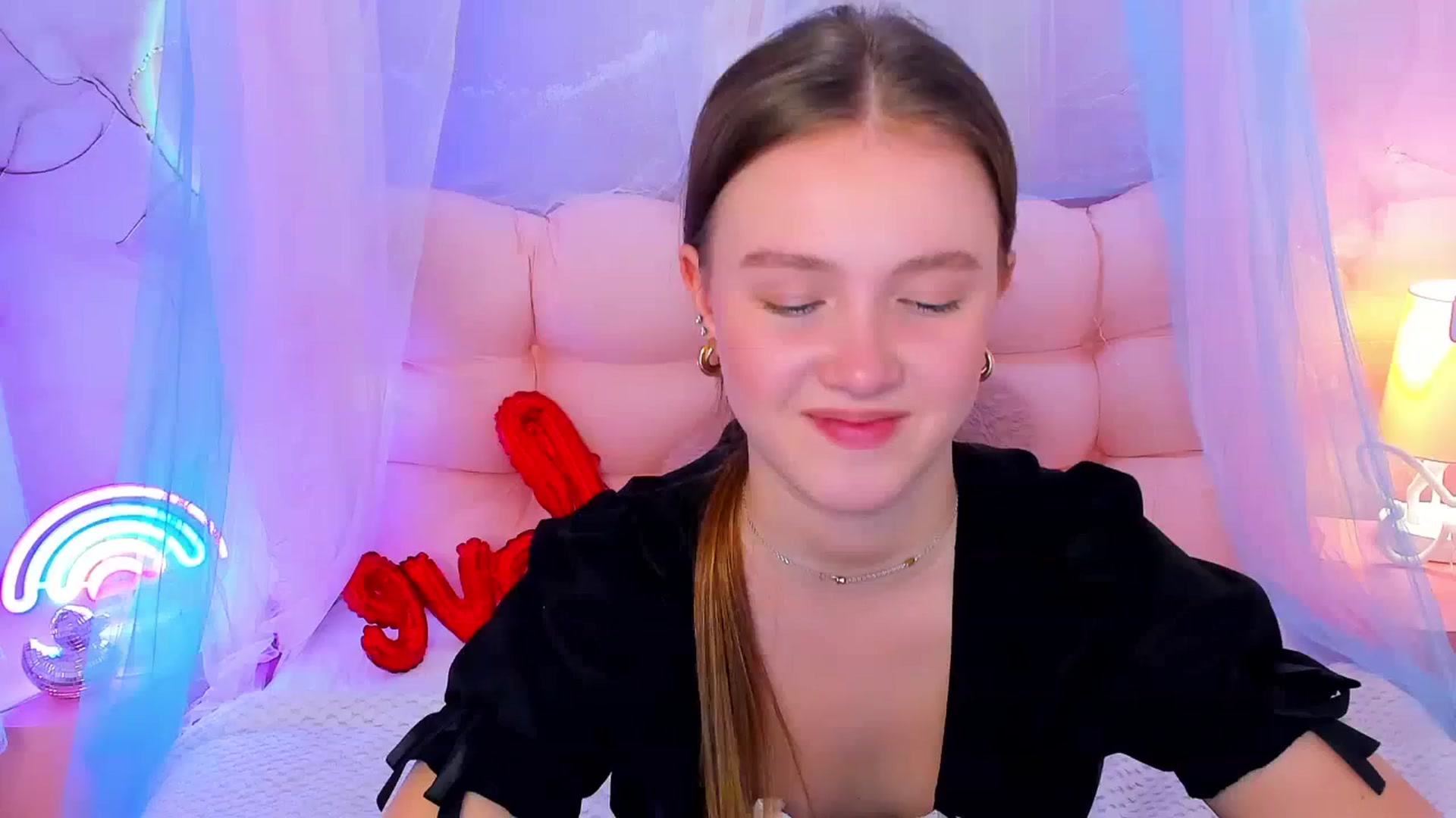 Gallery image thumbnail from Beatrizz's myfreecams stream on, 02/25/2026, 11:43 image 16 of 20