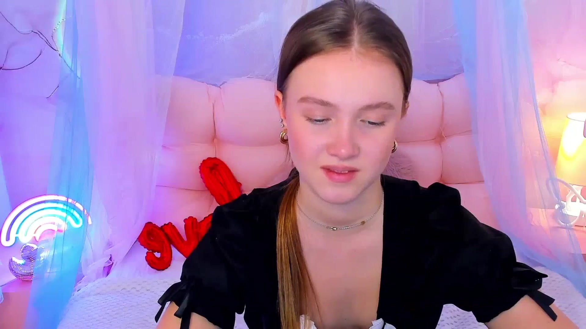 Gallery image thumbnail from Beatrizz's myfreecams stream on, 02/25/2026, 11:43 image 8 of 20
