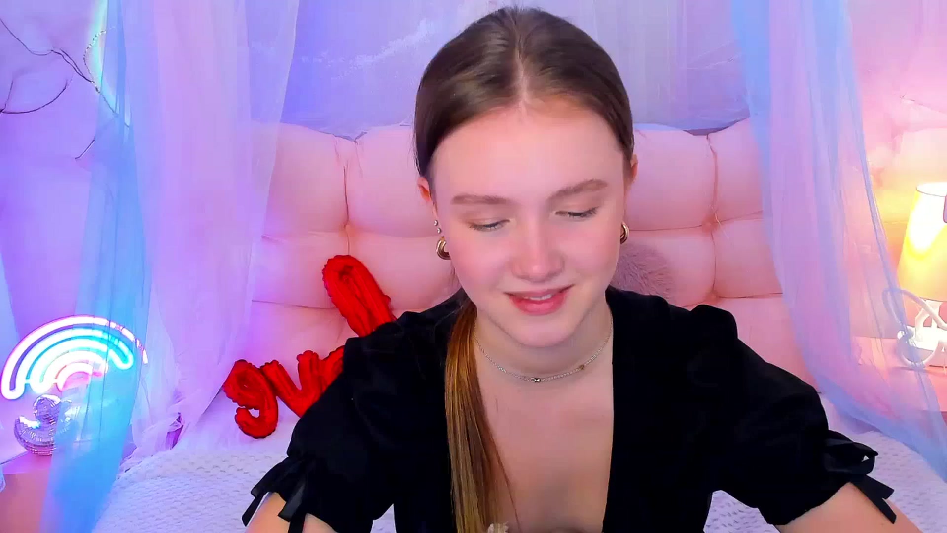 Gallery image thumbnail from Beatrizz's myfreecams stream on, 02/25/2026, 11:43 image 14 of 20