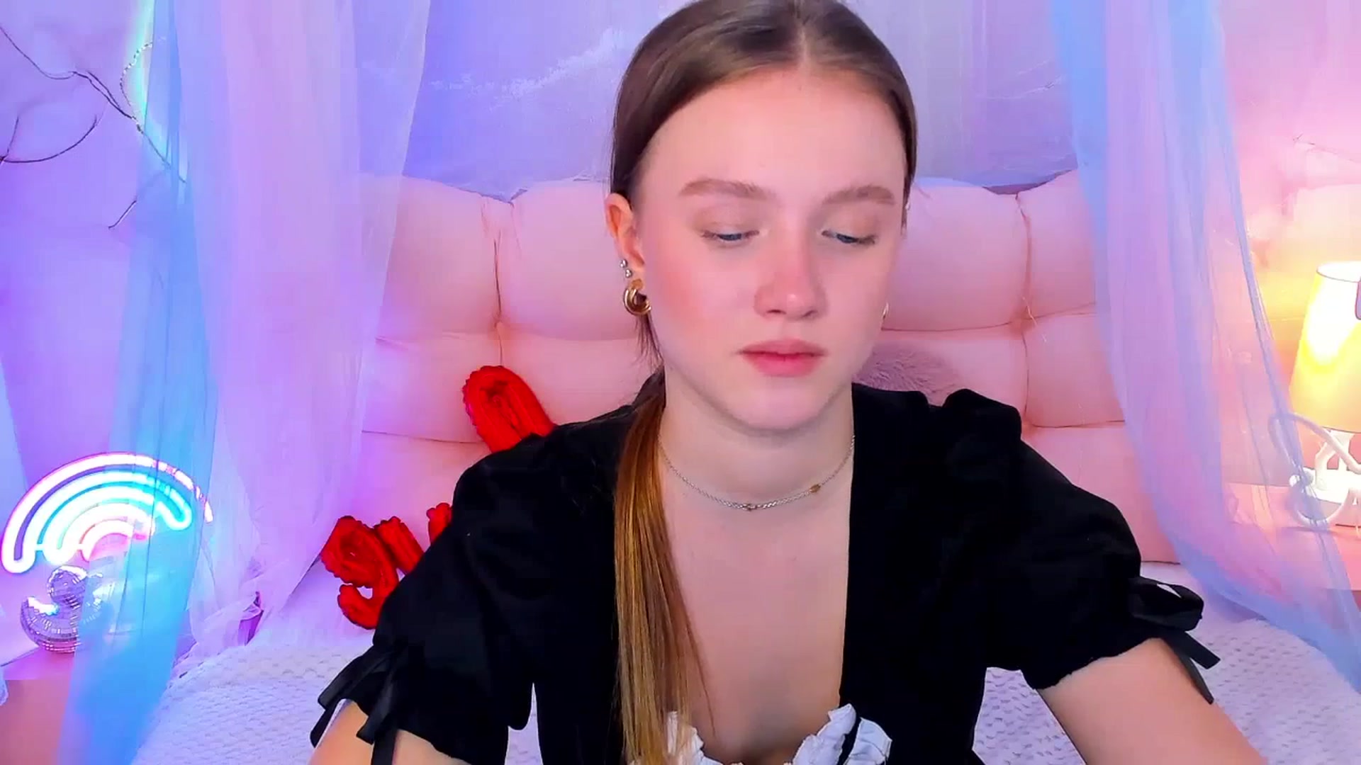 Gallery image thumbnail from Beatrizz's myfreecams stream on, 02/25/2026, 11:43 image 7 of 20