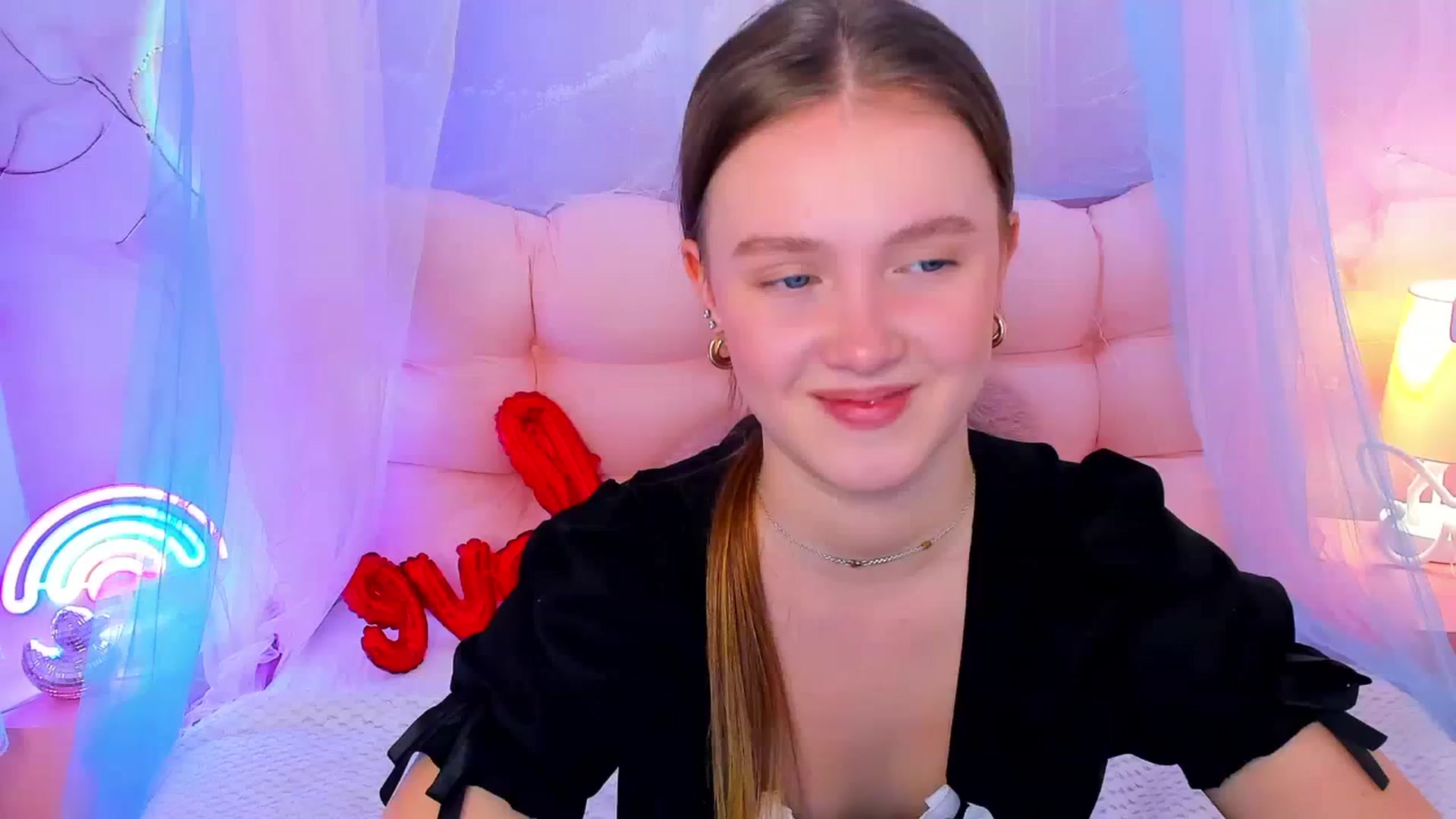 Gallery image thumbnail from Beatrizz's myfreecams stream on, 02/25/2026, 11:43 image 17 of 20