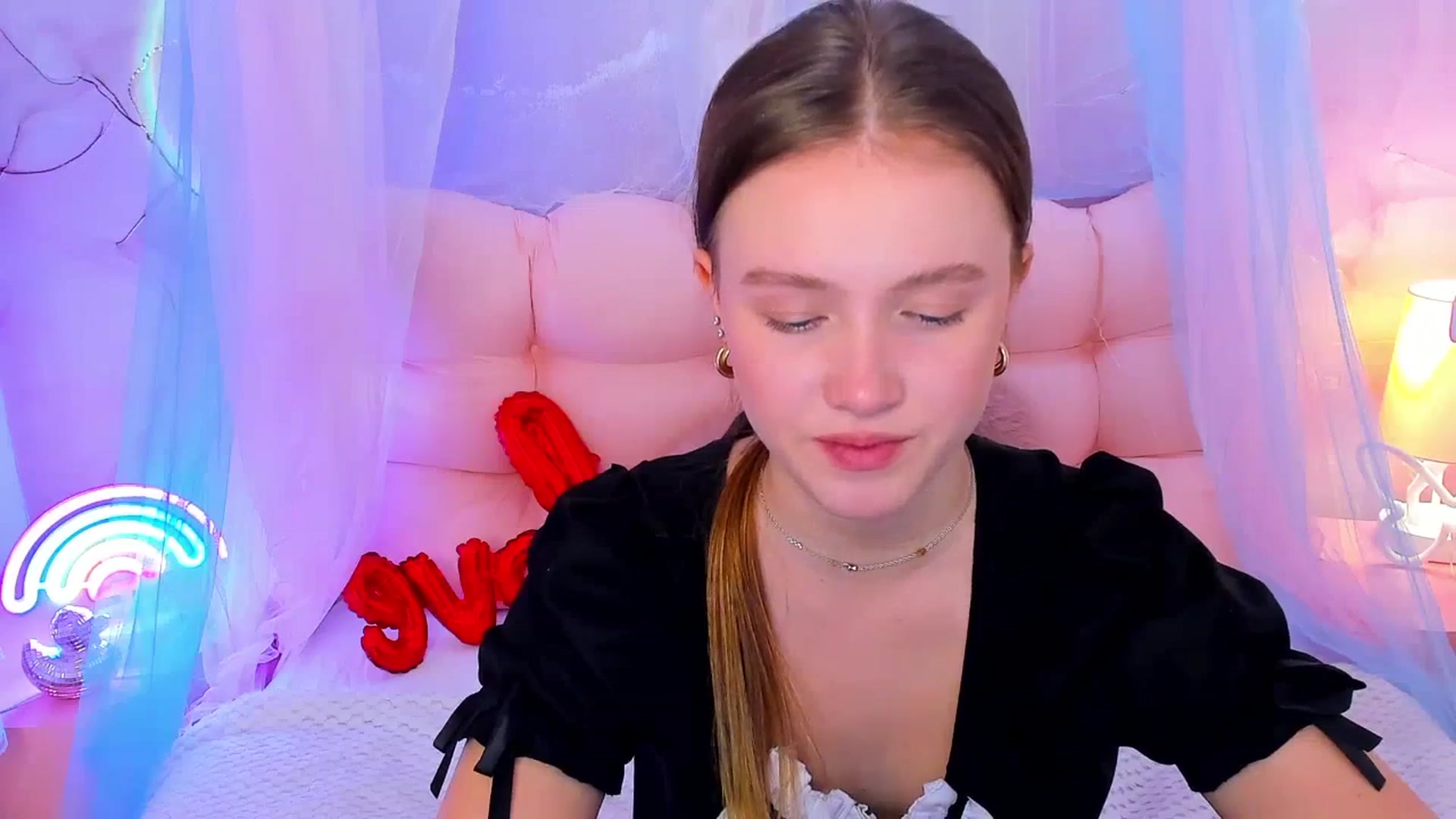 Gallery image thumbnail from Beatrizz's myfreecams stream on, 02/25/2026, 11:43 image 12 of 20