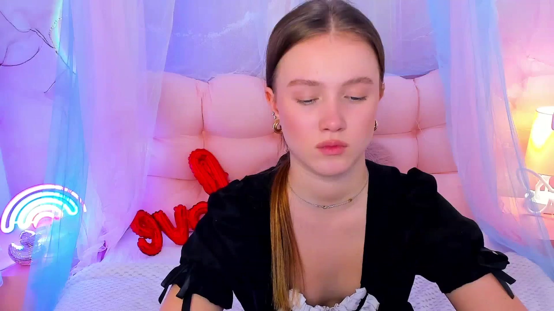 Gallery image thumbnail from Beatrizz's myfreecams stream on, 02/25/2026, 11:43 image 5 of 20