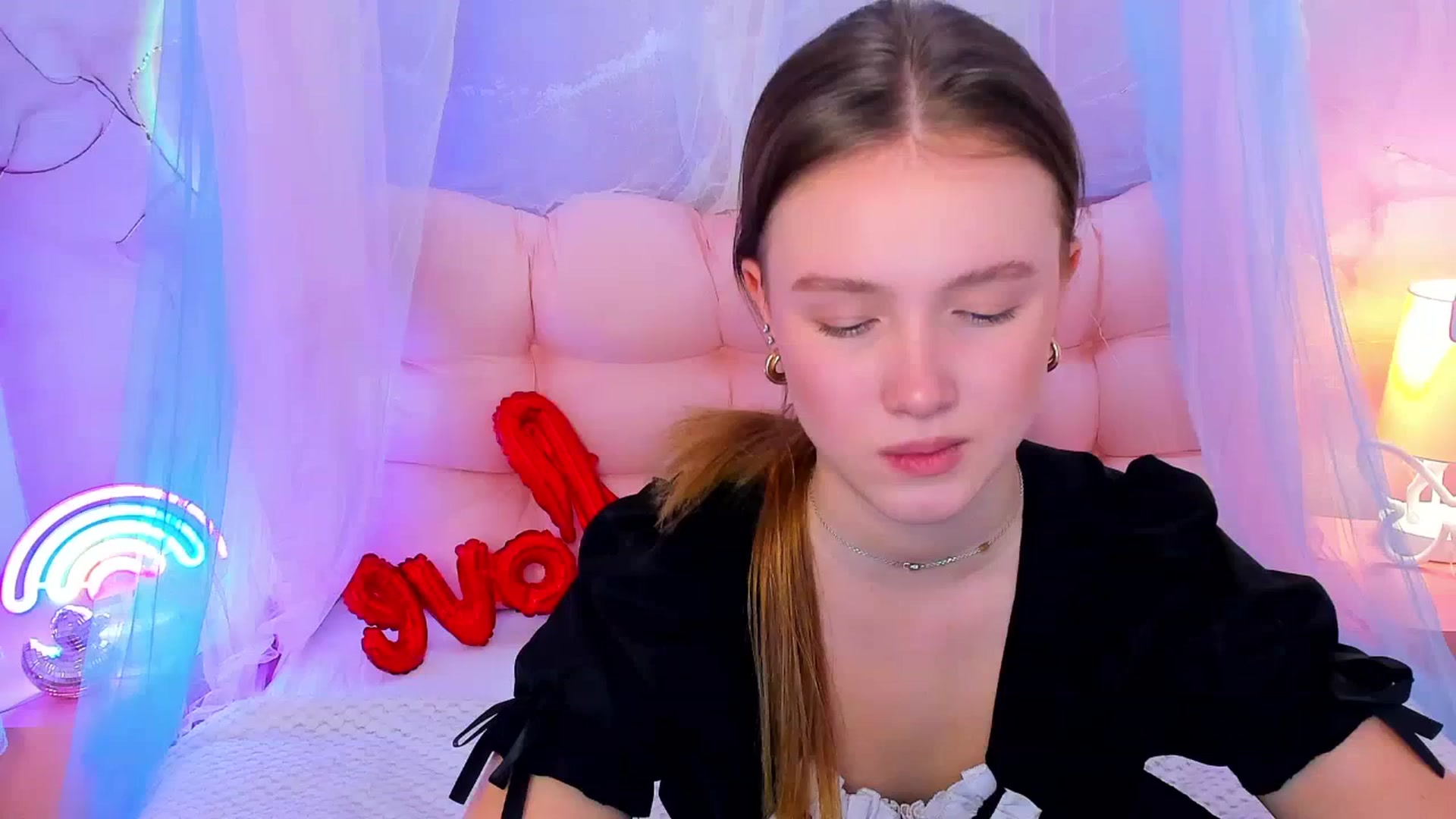 Gallery image thumbnail from Beatrizz's myfreecams stream on, 02/25/2026, 12:12 image 7 of 20