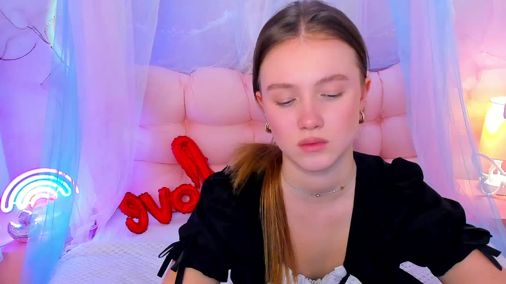 Gallery image thumbnail from Beatrizz's myfreecams stream on, 02/25/2026, 12:12 image 3 of 20
