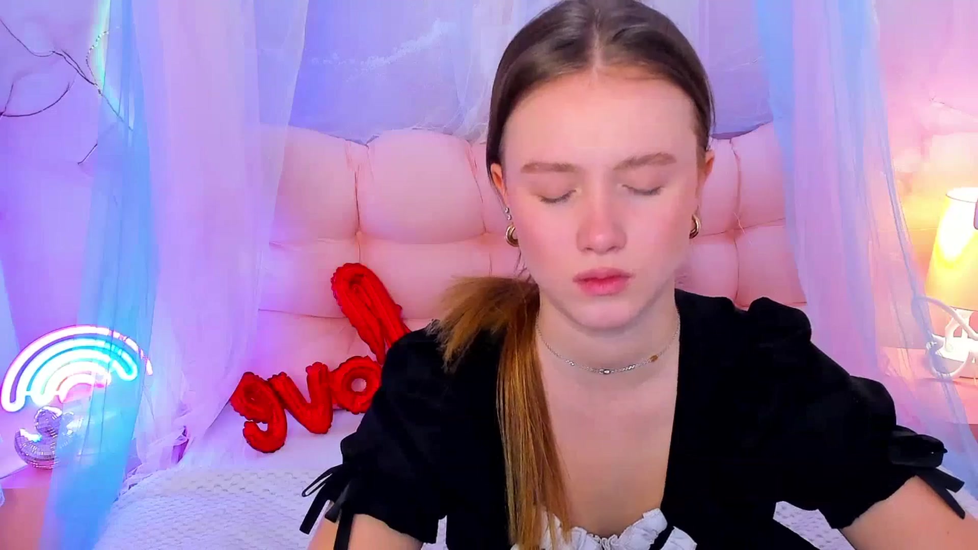 Gallery image thumbnail from Beatrizz's myfreecams stream on, 02/25/2026, 12:12 image 2 of 20
