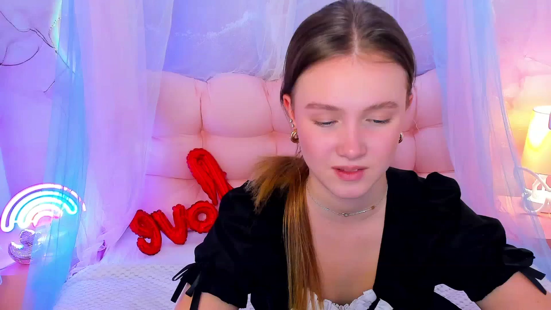 Gallery image thumbnail from Beatrizz's myfreecams stream on, 02/25/2026, 12:12 image 4 of 20