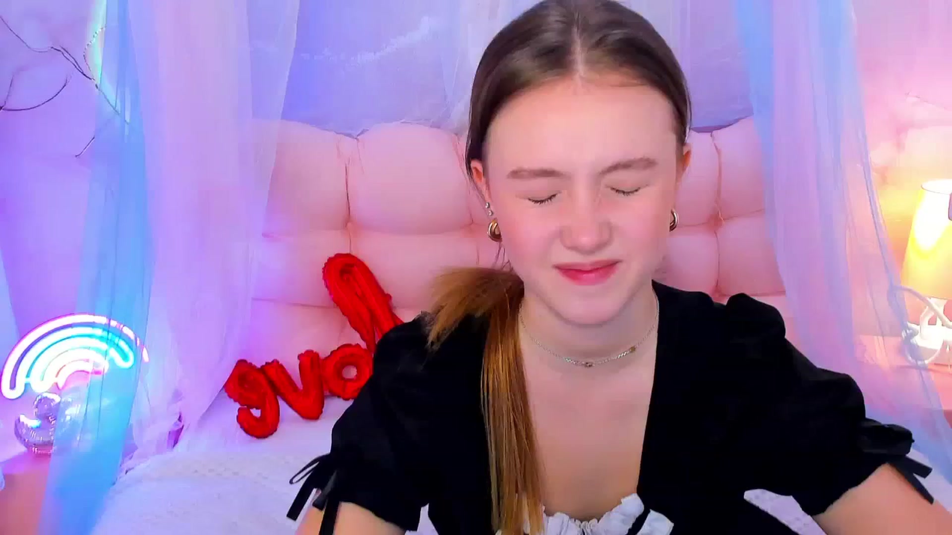Gallery image thumbnail from Beatrizz's myfreecams stream on, 02/25/2026, 12:12 image 6 of 20