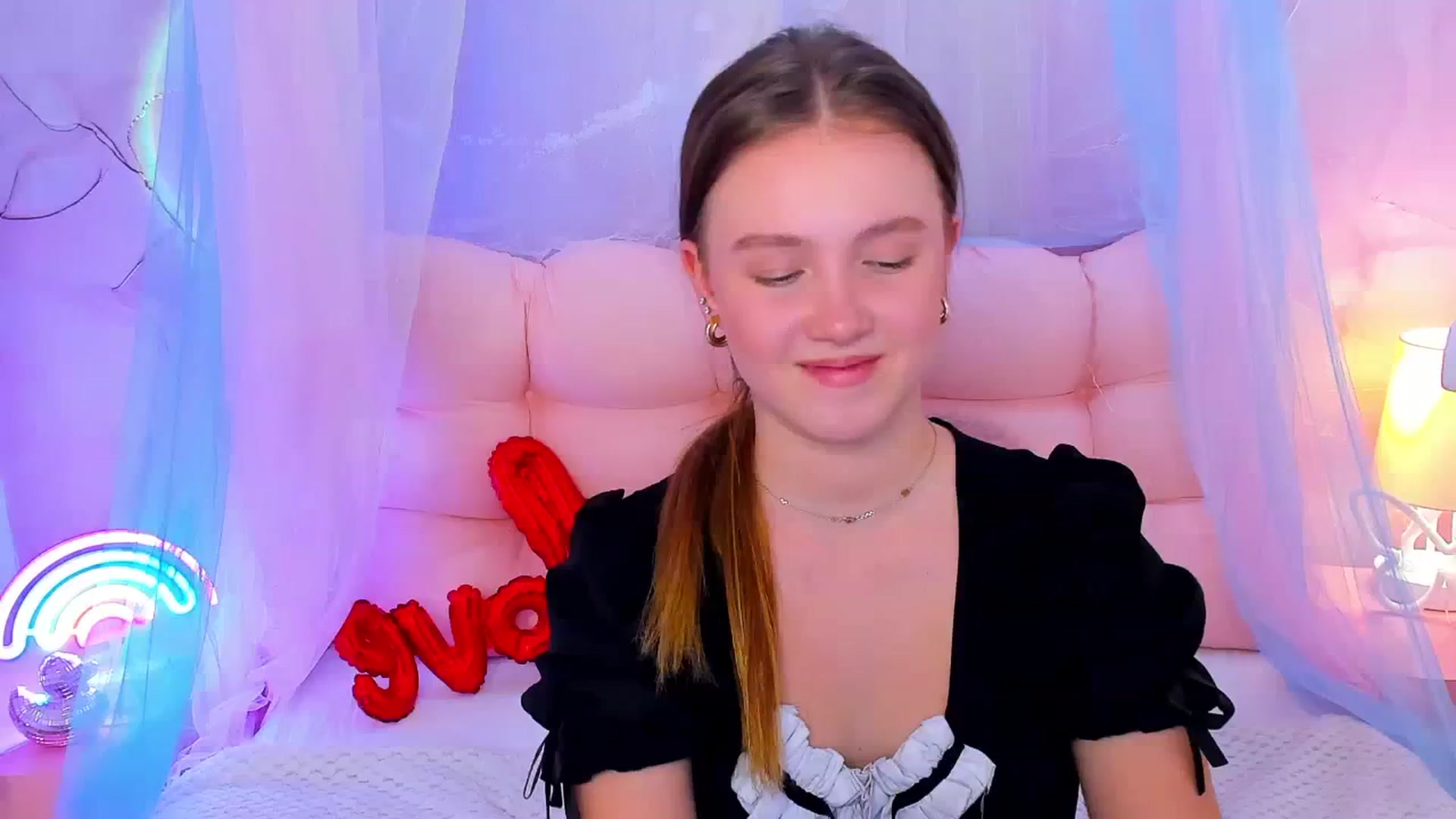 Gallery image thumbnail from Beatrizz's myfreecams stream on, 02/25/2026, 12:34 image 10 of 20